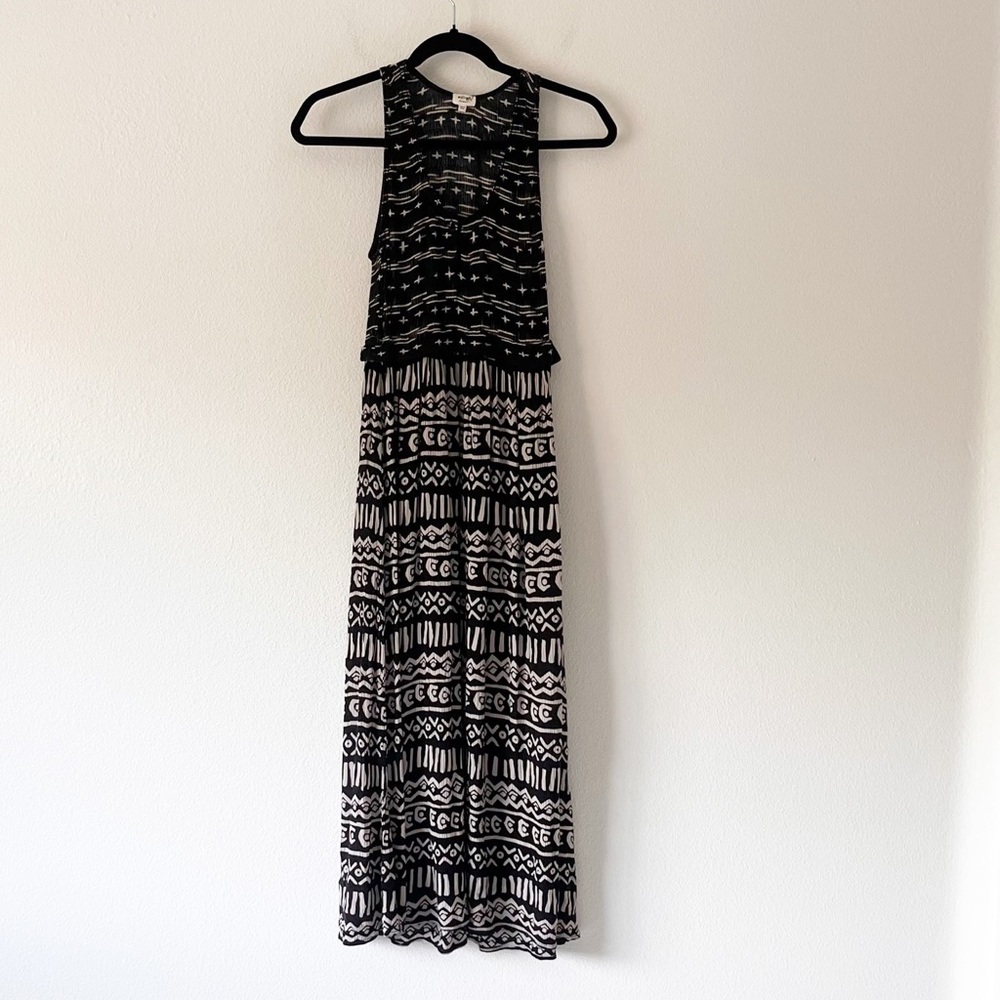 Aritzia Wilfred Free MIDI Dress